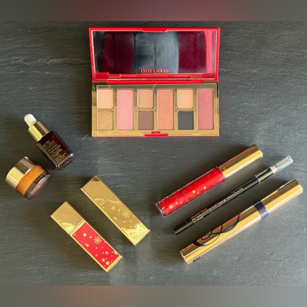 New Estée Lauder Holiday Beauty Blockbuster Cosmetic Set of 8 Eyeshadow, Lips